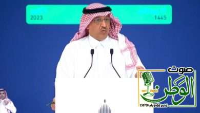 مراسل صحفي لوزير التعليم : هل يوجد نية لدى الوزارة العودة للفصلين الدراسيين ..شاهد تعليق الوزير 33 تعليم