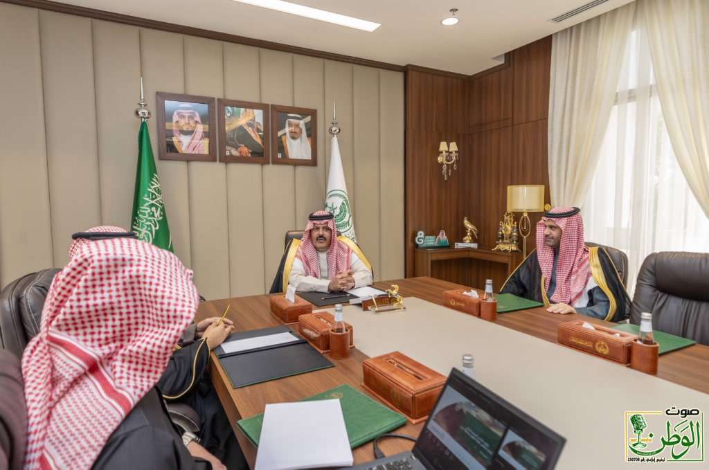 أمير حائل يطلع على تقارير أعمال ومشاريع هيئة تطوير المنطقة 5 IMG 20240229 WA0026