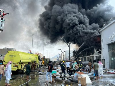 وكيل محافظ محايل يقف على حريق المفروشات وسط المحافظة 13 597b233d 4a32 417d 9339 7114b37c379e