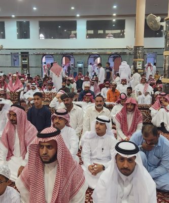 الشهري يتقدم المصلين في صلاة عيد الاضحى المبارك بمركز أحد ثربان بمحافظة المجاردة 25 IMG 20240616 WA0140