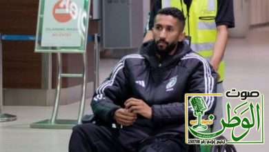 سلمان الفرج على كرسي متحرك لأول مرة بعد إصابته بقطع في الرباط الصليبي 4 فرج