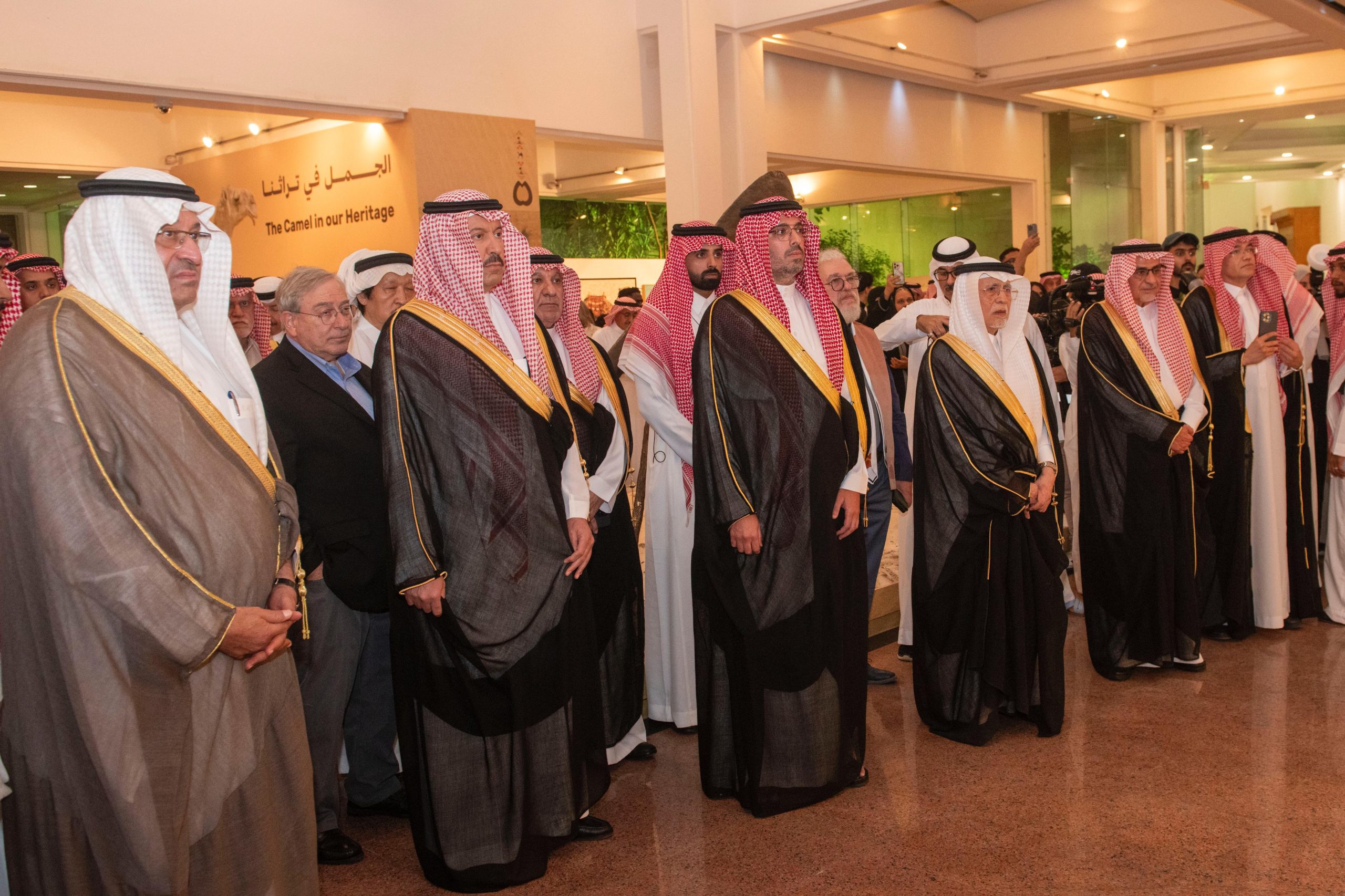 تحت رعاية أمير منطقة مكة المكرمة ونيابة عنه .. محافظ جدة يفتتح معرض "الجمل عبر العصور الثالث" 9 IMG 20241210 WA0159 scaled