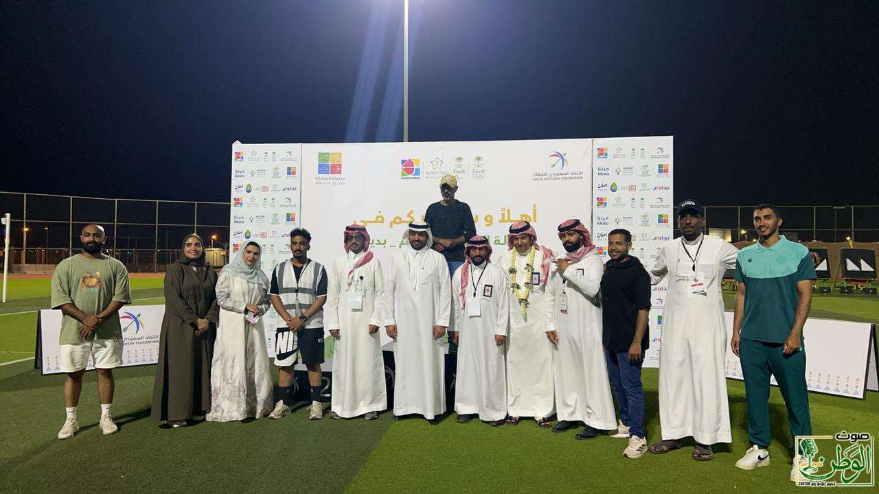 تتويج الفائزين في السهم الأزرق والأحمر واحتفال فني مميز 21 IMG 20250228 WA0000
