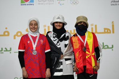 تتويج الفائزين في السهم الأزرق والأحمر واحتفال فني مميز 31 IMG 20250228 WA0022