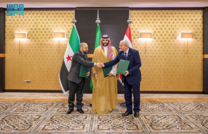 شاهد: لحظة استضافة السعودية اجتماعًا بين وزير الدفاع السوري ووزير الدفاع اللبناني.. والكشف عن الاتفاقيات الموقعة بين البلدين 9 مسلم