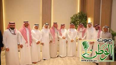 جمعية الثقافة والفنون بجدة تنظم زيارة لمعرض " في محبة خالد الفيصل " بمشاركة مثقفين وفنانين وإعلاميين 5 IMG 20250409 WA0143