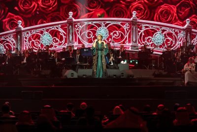 أسماء لمنور وعبادي الجوهر يحييان ليلة طربية في موسم جدة 28 IMG 20250906 WA0031