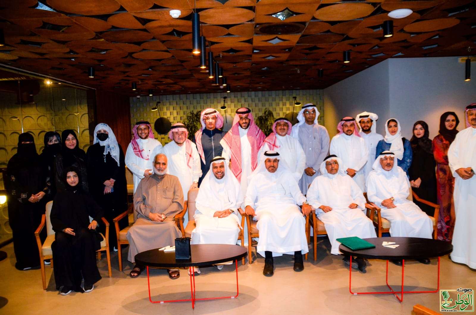 جلسة حوارية لنادي ملتقى المبدعين الثقافي حول "منهجيات الإعلام السياحي والثقافي" في جدة 1 IMG 20251027 WA0127